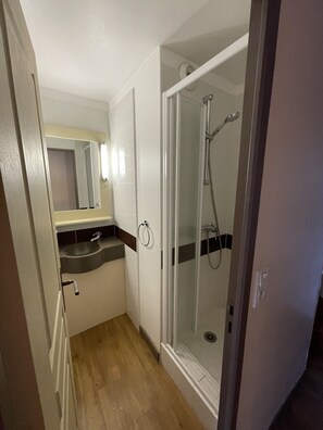 Bathtub, towels, toilet paper - Cap Esterel duplex breathtaking sea view (Saint-Raphaël)
