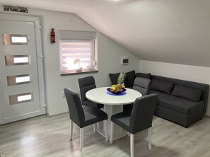 Dining - App. 80 meters from the sea (Vir)