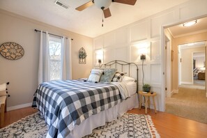 2 bedrooms, iron/ironing board, free WiFi, bed sheets - L-Wood Acres: Peaceful Cabin in Arcadia Valley (Ironton)
