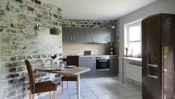 Kühlschrank, Ofen, Herdplatte, Geschirrspüler