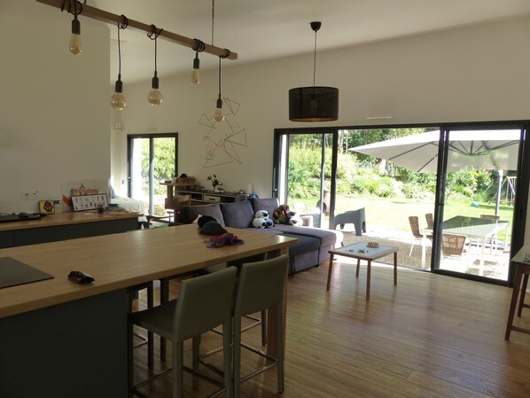 Interior - Single storey house 100m² 5mn from Vannes - 1600m² garden (Saint-Nolff)