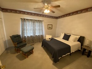 5 dormitoris, escriptori i planxa i posts de planxar 