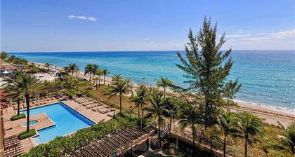 BEACHFRONT LUXURIOUS CONDO