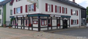 Front of property - Landhotel Jägerhof (Bischofsgruen)