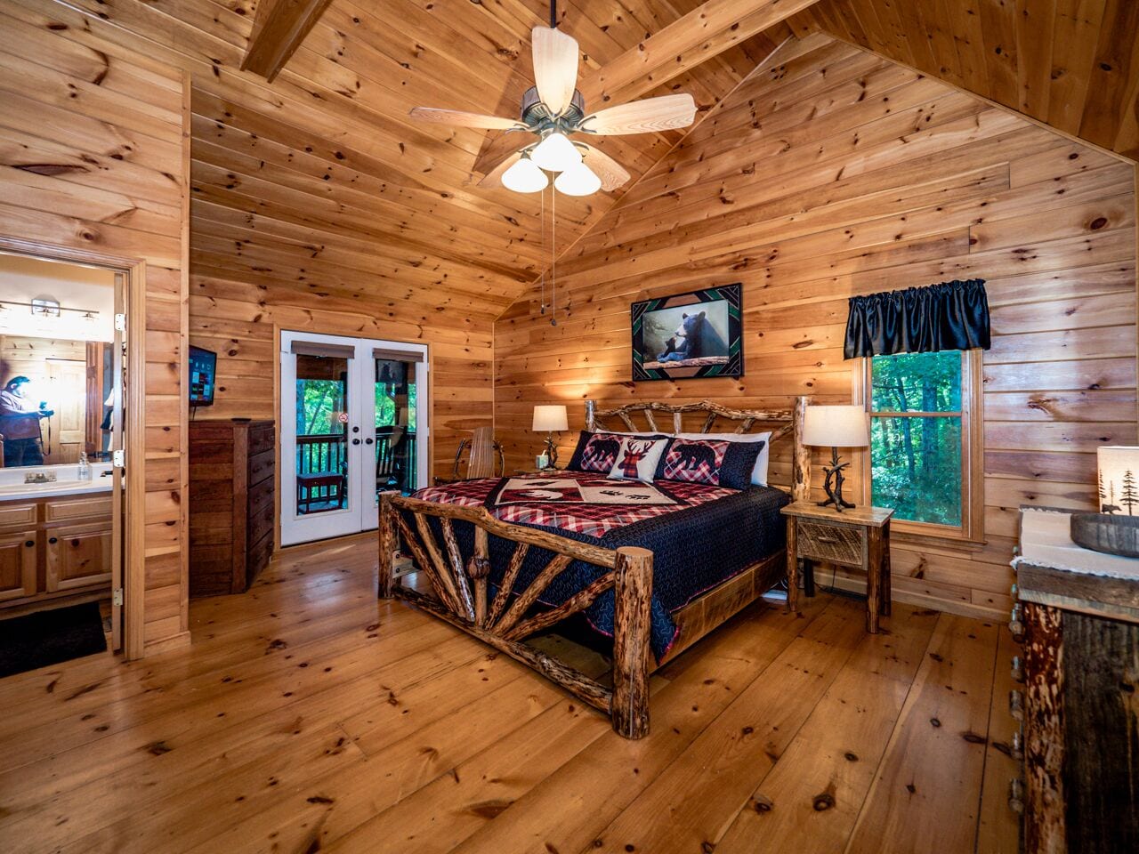 3 多间卧室、办公桌、熨斗/熨衣板、旅行婴儿床