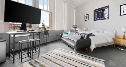 The Valhalla (Downtown Louisville w/ River View)