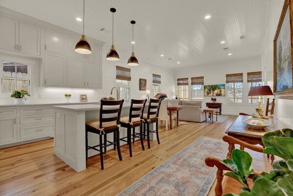 Interior - Location! One Block to Main Street / Restaurants! (Fredericksburg)