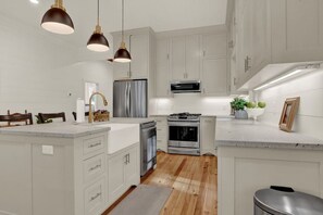 Fridge, microwave, oven, stovetop - Location! One Block to Main Street / Restaurants! (Fredericksburg)