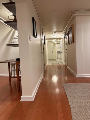 Interior - Comfy Garden Suite in Andersonville (Chicago)