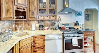 Lucy's Casita- Cute, Historic and Downtown~