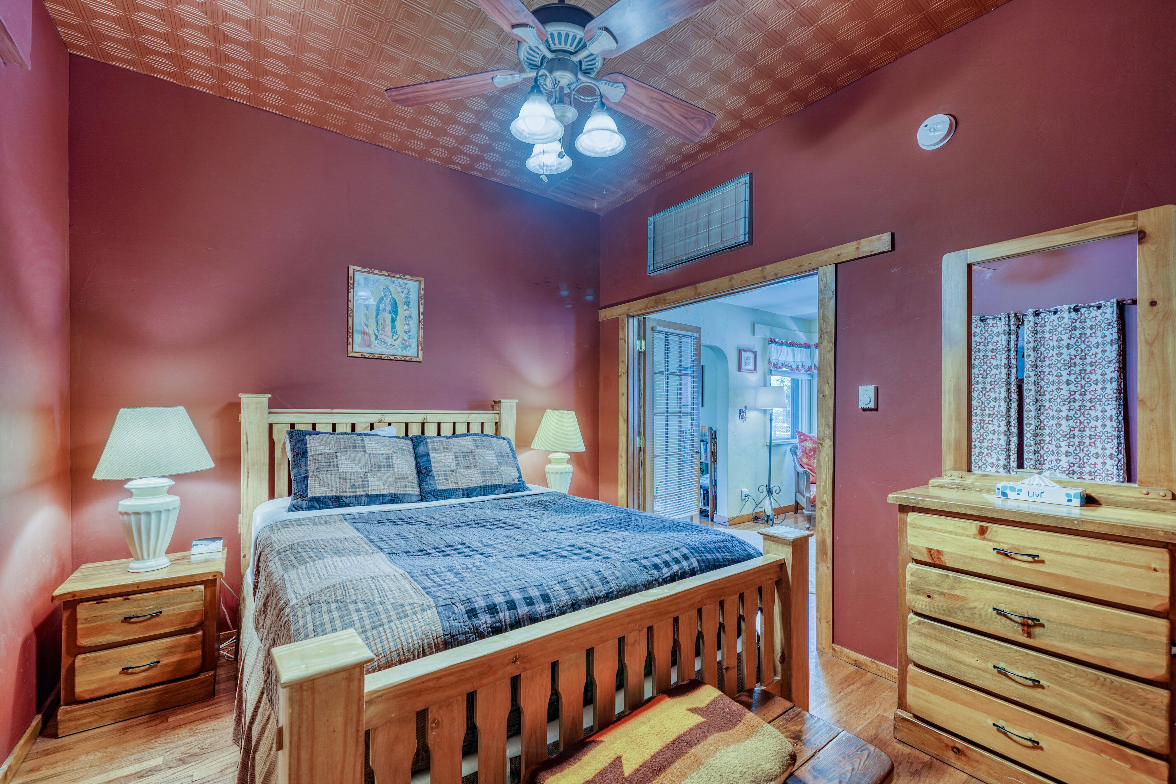 2 dormitorios, tabla de planchar con plancha, wifi gratis y ropa de cama