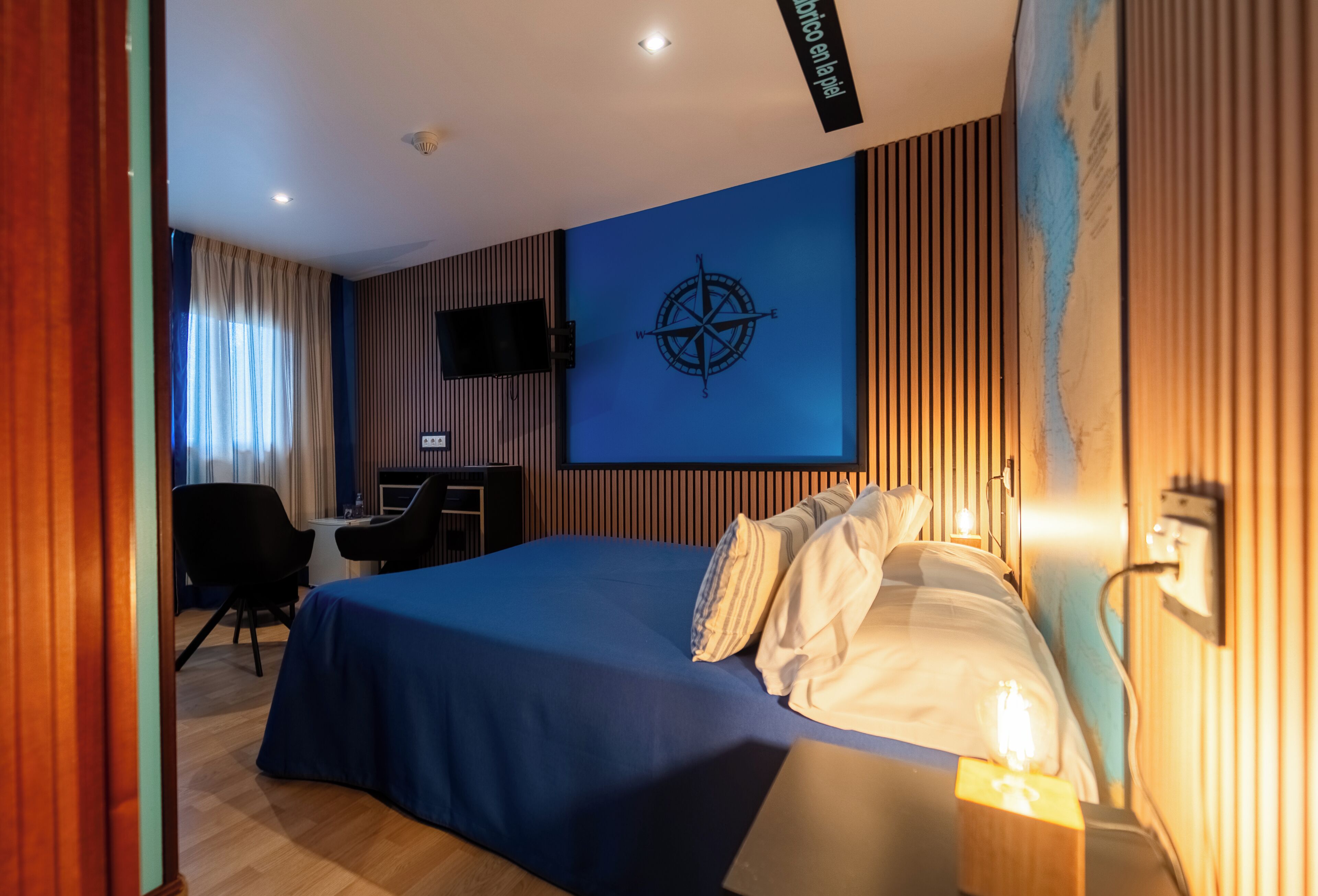 Chambre Double Ville | Minibar, décoration personnalisée, ameublement personnalisé, bureau