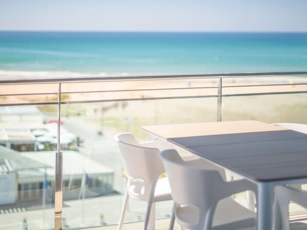 Outdoor dining - R130 Apartamento Vista mar (Segur de Calafell)
