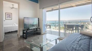 3 bedrooms, iron/ironing board, internet, bed sheets