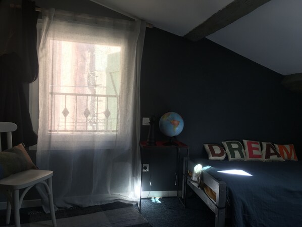 2 bedrooms, iron/ironing board
