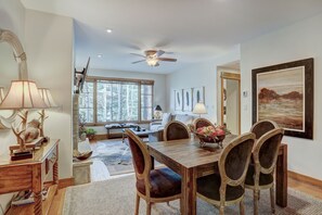 Dining - 2 BR Condo Arrowhead Village , Walking Distance to Lift by RedAwning (Edwards)