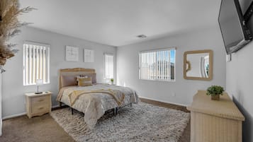 3 bedrooms, iron/ironing board, free WiFi, bed sheets