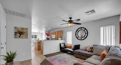 Cozy and Relaxing 3 bedrooms Las Vegas Vacation Home