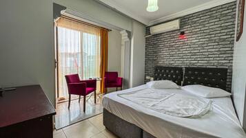 Free WiFi, bed sheets