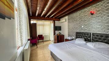 Habitación doble económica | Wifi gratis y ropa de cama