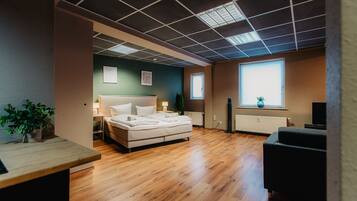 *Central* Big Studio with Eat-In Kitchen | 1 bedroom, individually decorated, individually furnished