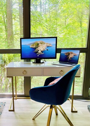 Interior - Secluded 5BR Mid-Century Oasis Pool, Hot Tub, Sauna & Game Room (Gatlinburg)