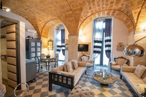 TV - Sea view suite in Palazzo Blanco with terrace (Siracusa)
