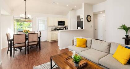 Movie Room/Nintendo Switch; Low Cleaning Fee!