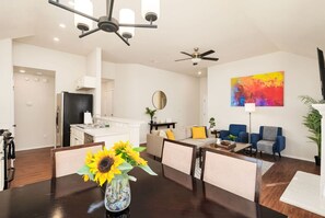 TV, fireplace, video games - Movie Room/Nintendo Switch; Low Cleaning Fee! (Round Rock)