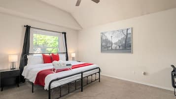 3 bedrooms, desk, iron/ironing board, travel crib