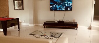 Riverview House few minutes walk to all amenities