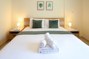 1 bedroom, desk, laptop workspace, iron/ironing board - The Greens (Dubai)