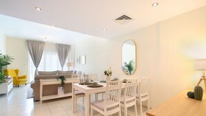 Luxury Apartment, 1 King Bed with Sofa bed, Balcony, Pool View | Living area - The Greens (Dubai)