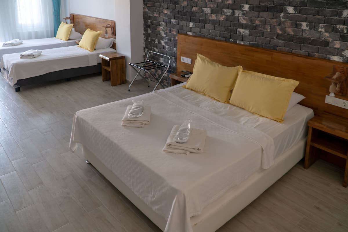 Family Garden View Room | Caja de seguridad en la habitación, escritorio y insonorización