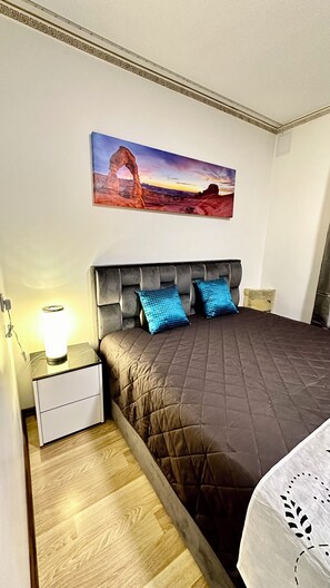 2 soverom, safe på rommet, strykejern/-brett og wi-fi (inkludert)