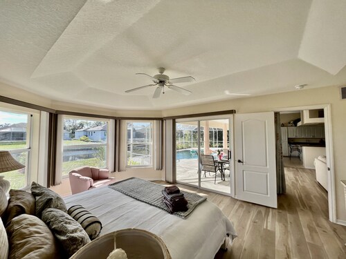 Villa with swimming pool & spa - Poolside Grill, Family-friendly, Water-view