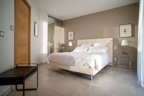 3 bedrooms, iron/ironing board, free WiFi, bed sheets - Villa Romana: Luxury and Relaxation with Private Pool and Exclusive Jacuzzi (Espalion)