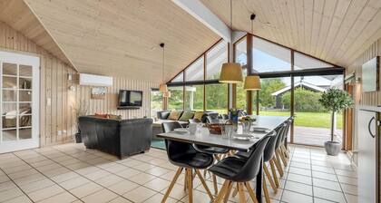 Beautiful home in Væggerløse with WiFi