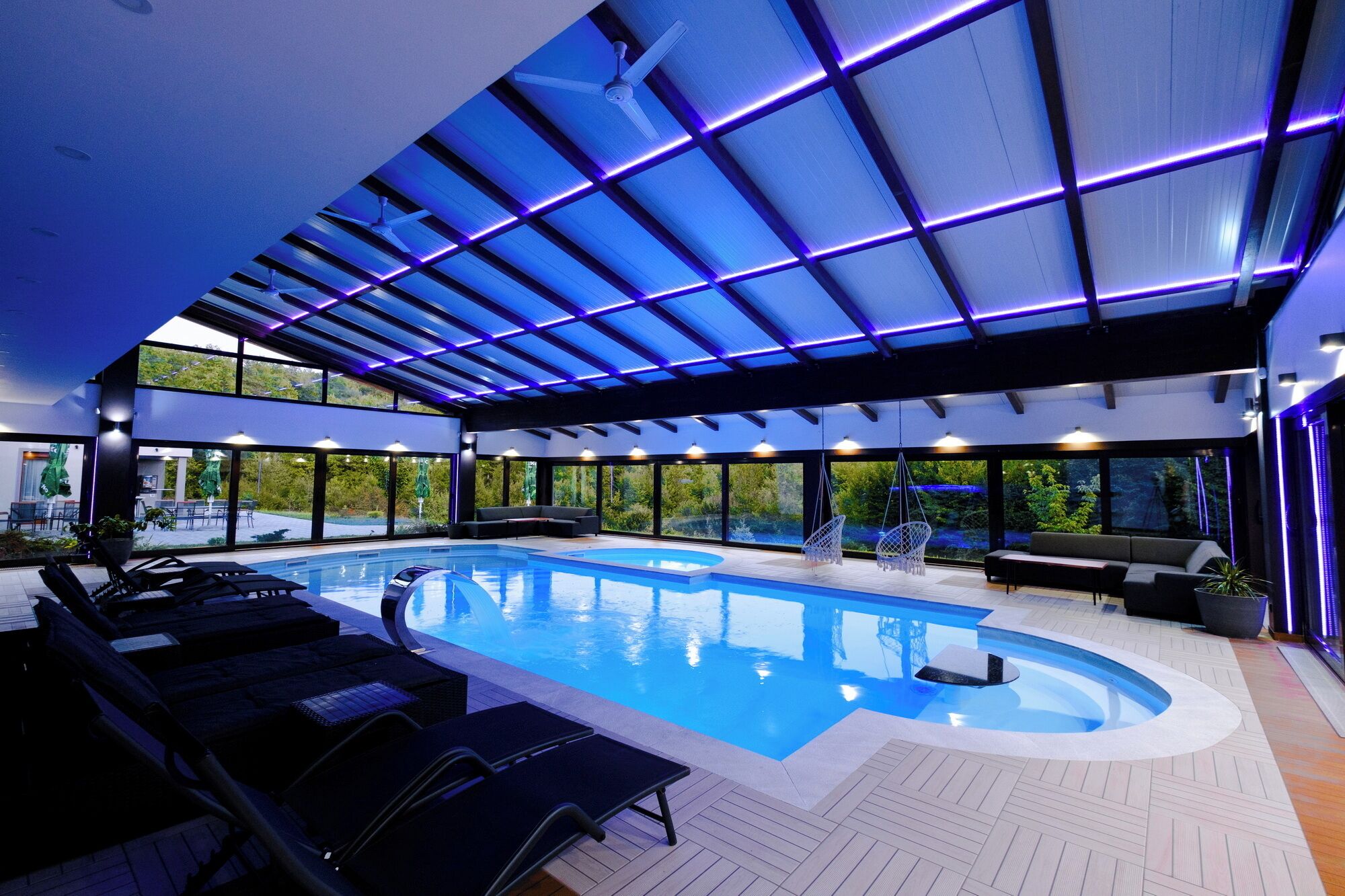 Piscine couverte, piscine chauffée