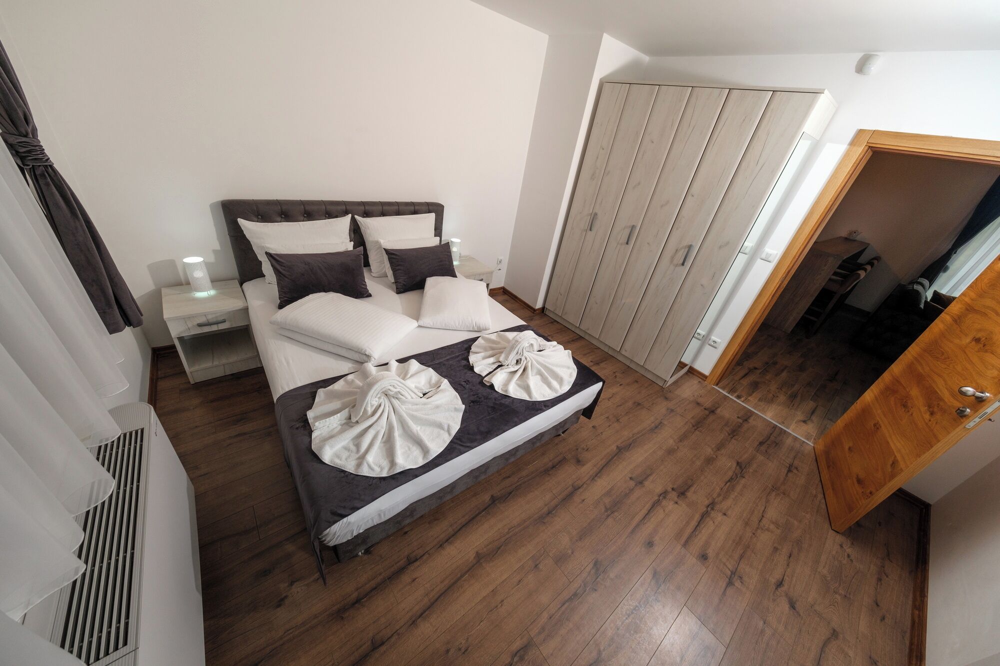 3 bedrooms, iron/ironing board, free WiFi, bed sheets
