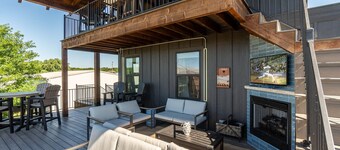 7-Bdrm Lake View Firepit & More Pets ok