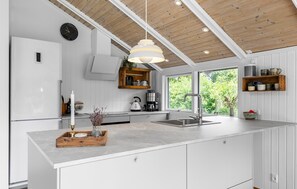 Køleskab, ovn, kogeplade, opvaskemaskine