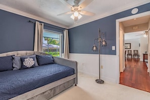 2 chambres, fer et planche à repasser, Wi-Fi gratuit, draps fournis