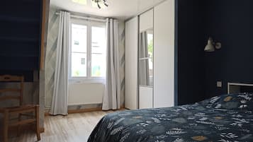 3 chambres, fer et planche à repasser, Wi-Fi gratuit, draps fournis