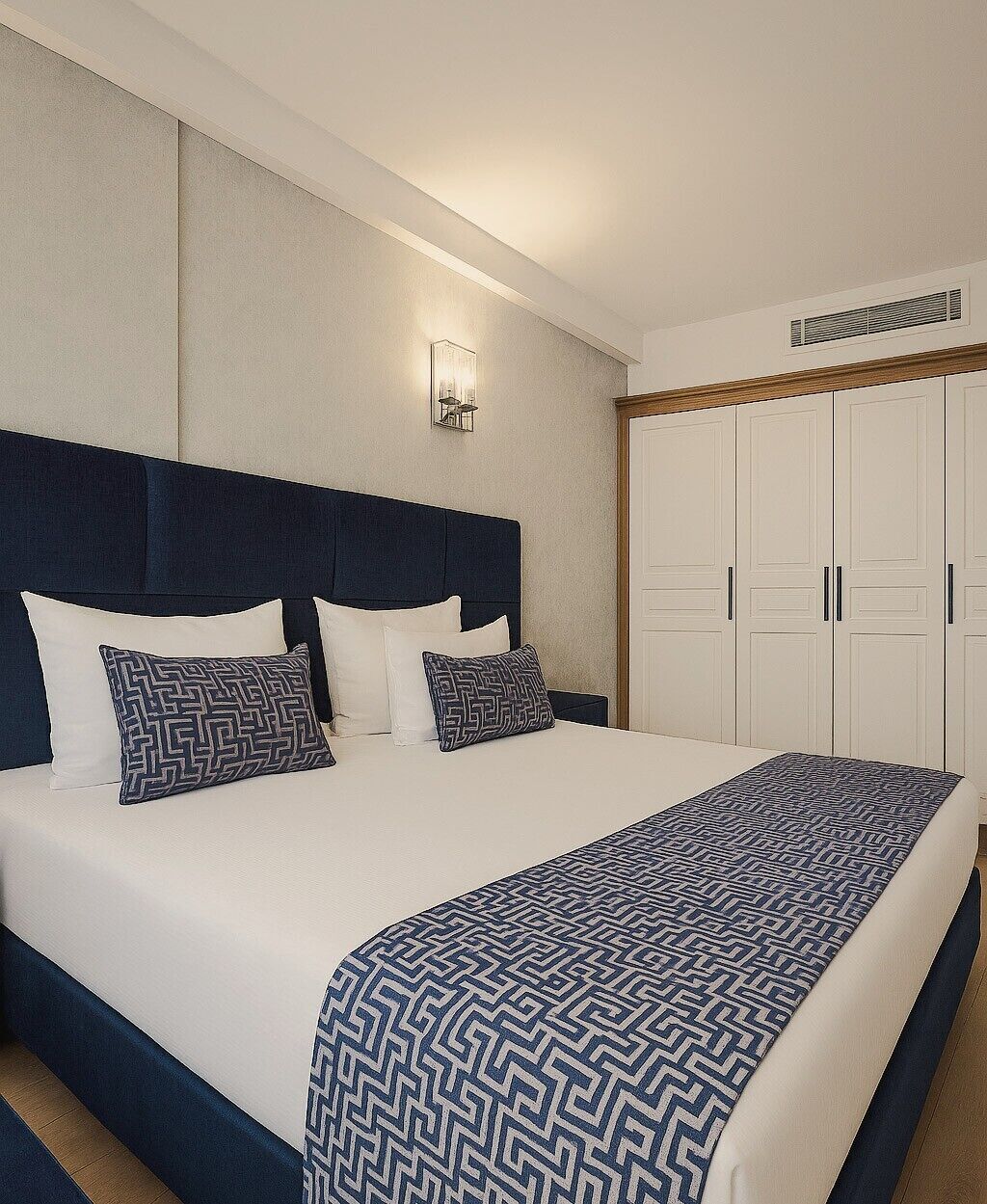 Suite, 1 King-Bett, Balkon, Stadtblick | Minibar, Zimmersafe, laptopgeeigneter Arbeitsplatz