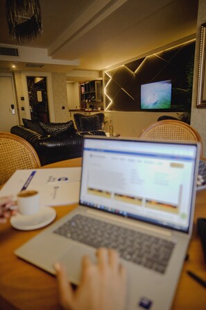 Suite, 1 kingsize-seng, balkong, byutsikt | Teknologi