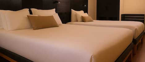 Standard Room, Multiple Beds, Non Smoking, City View