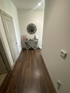 Interior - Luxurious 2bed/2bath apartment in midtown Houston + Pool (Houston)