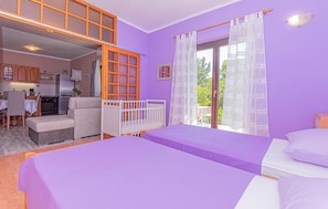 3 chambres, fer et planche à repasser, lit parapluie, Wi-Fi gratuit