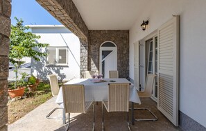 Outdoor dining - Gorgeous apartment in Senj with WiFi (Senj)